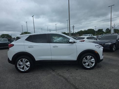 Used 2024 Buick Encore GX Preferred FWD image 3