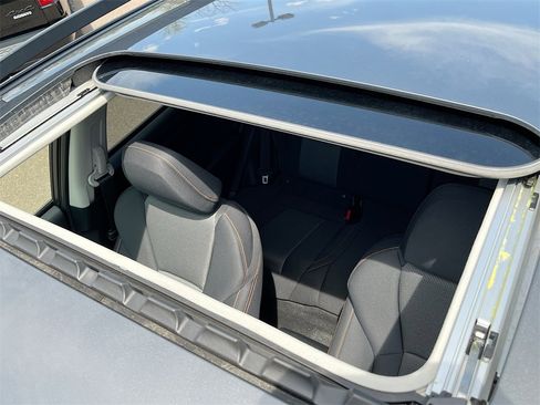 Used 2023 Subaru Crosstrek 2.0i Premium image 21