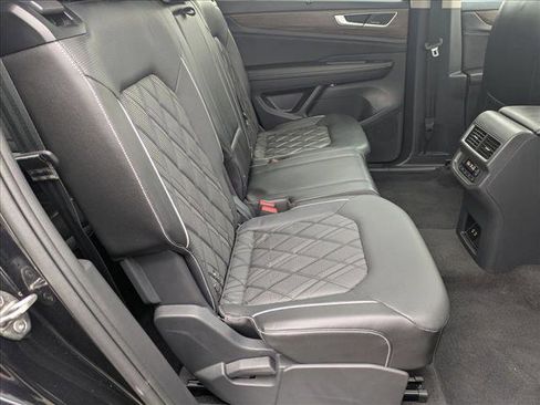 Used 2024 Volkswagen Atlas SEL Premium R-Line AWD/4WD image 23