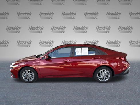 Used 2024 Hyundai Elantra SEL FWD image 6