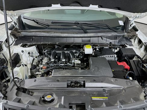 Used 2024 Nissan Pathfinder SV image 33