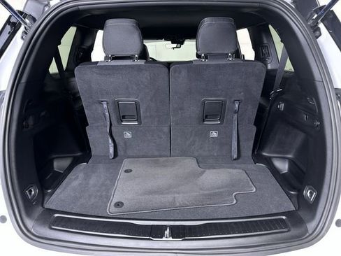 Used 2025 Jeep Grand Cherokee L Laredo RWD image 27