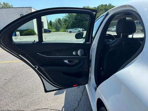 Used 2018 Mercedes-Benz E 300 w/ Premium 1 Package image 21