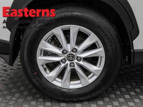 Used 2023 Toyota Corolla Cross LE image 29