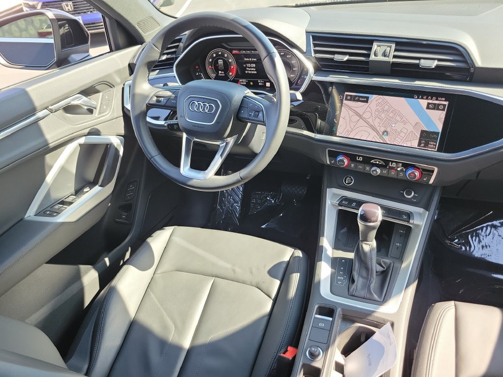 Used 2023 Audi Q3 2.0T Premium Plus w/ Premium Plus Package AWD/4WD image 13