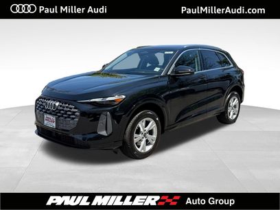 Used 2025 Audi Q5 Premium w/ Convenience Package