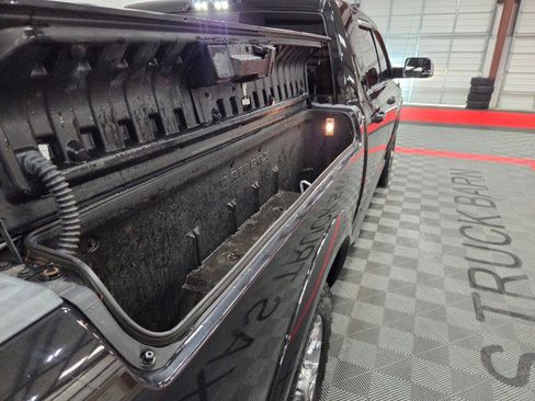 Used 2016 RAM 2500 Limited image 34