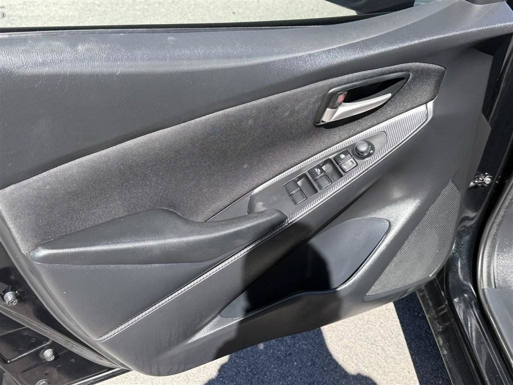 Used 2019 Toyota Yaris L FWD image 9