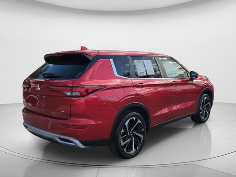 Used 2024 Mitsubishi Outlander SE Black Edition image 4