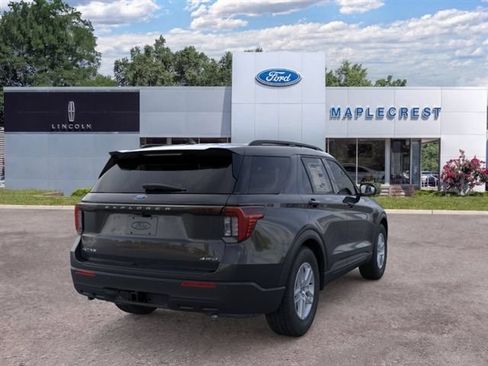 Used 2026 Ford Explorer Active AWD/4WD image 8