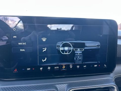 Used 2025 Ford Mustang GT Premium RWD image 17
