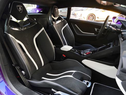 Used 2023 Lamborghini Huracan Tecnica RWD image 8