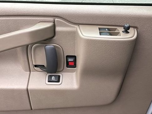 New 2026 Chevrolet Express 2500 RWD image 29