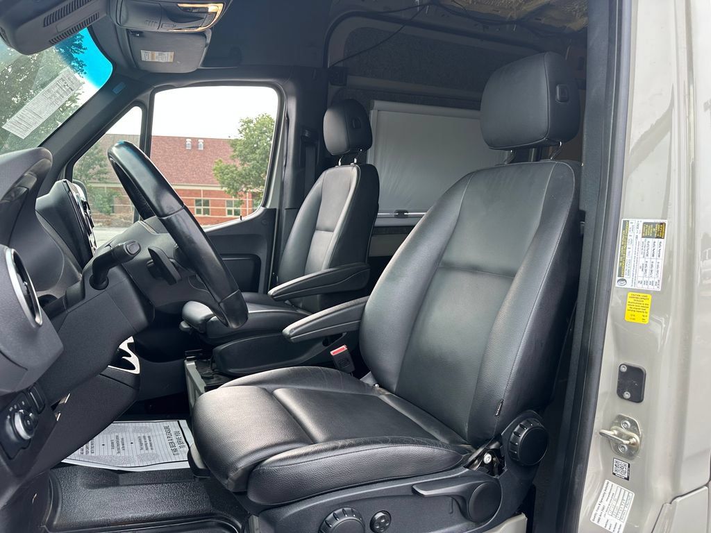 Used 2020 Mercedes-Benz Sprinter 2500 w/ Premium Plus Package image 19