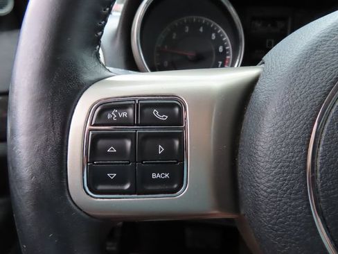 Used 2012 Jeep Grand Cherokee Laredo w/ Laredo E Group AWD/4WD image 24