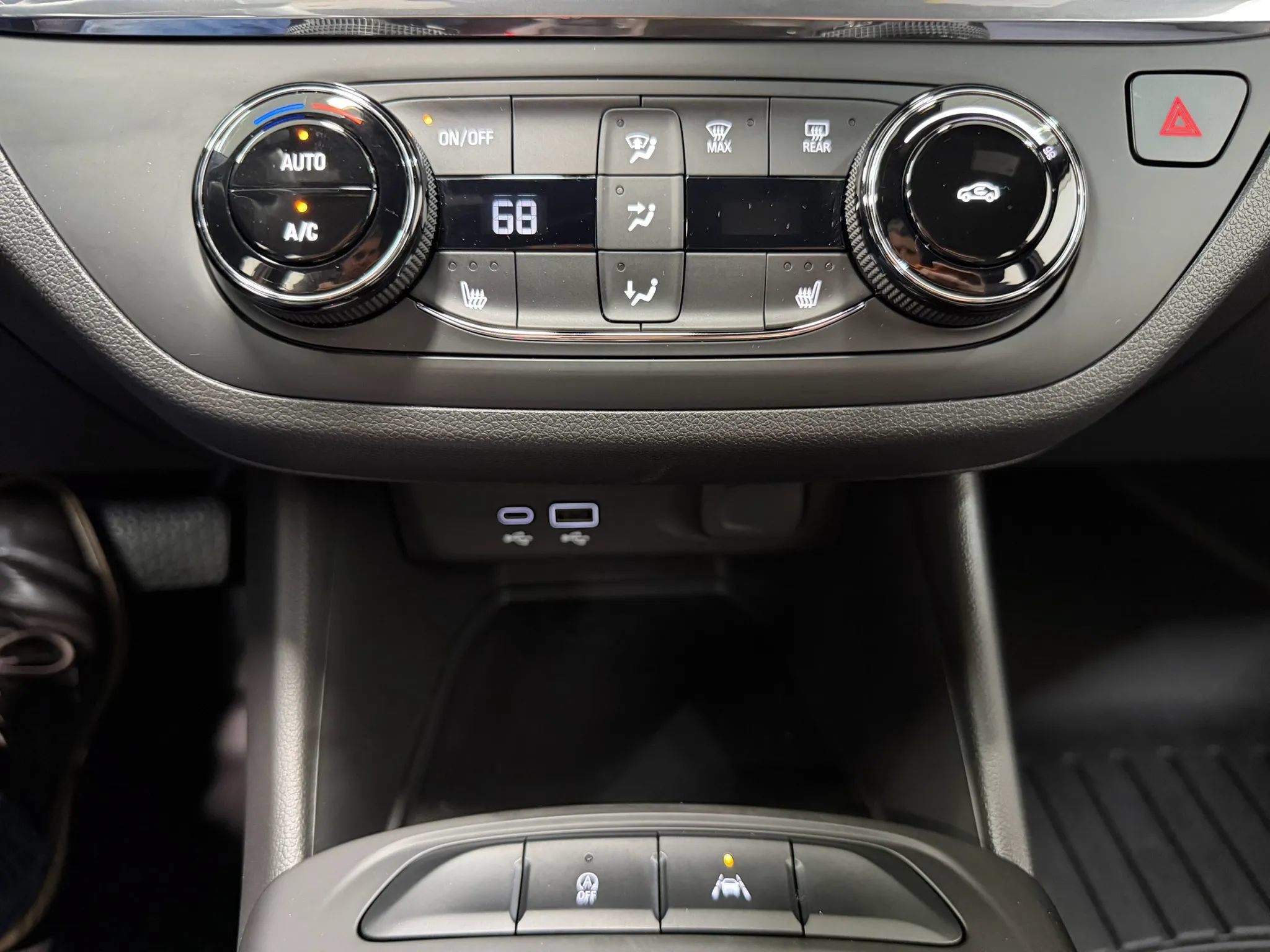 Used 2025 Buick Envista Preferred w/ Convenience I Package FWD image 25