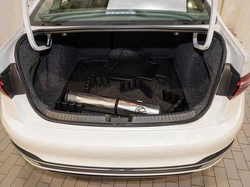 Used 2025 Volkswagen Jetta SEL image 5