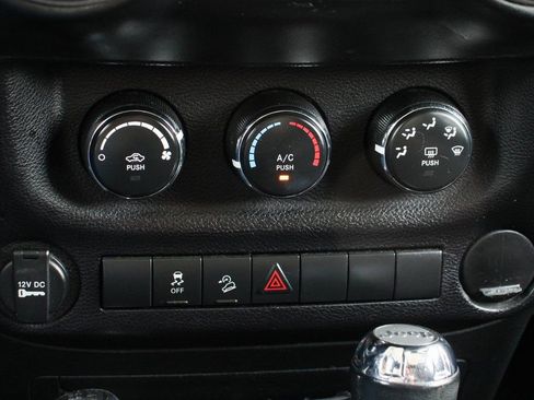 Used 2015 Jeep Wrangler Sport w/ Quick Order Package 24S image 27