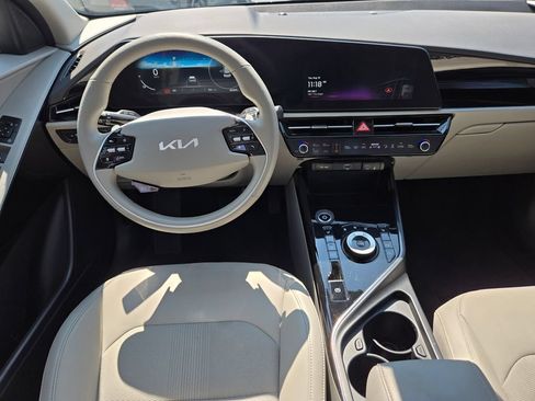 Used 2023 Kia Niro Wind w/ Wind Preserve Package FWD image 18