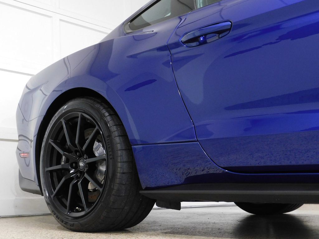 Used 2016 Ford Mustang Shelby GT350 w/ Technology Package RWD image 12