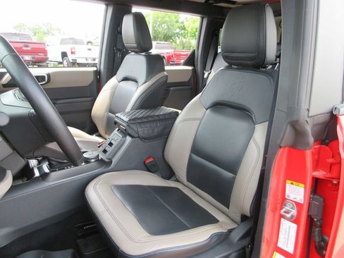 Used 2024 Ford Bronco Wildtrak AWD/4WD image 18