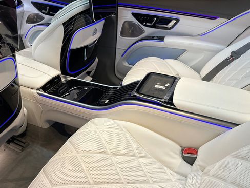 New 2025 Mercedes-Benz Maybach EQS 680 4MATIC image 21