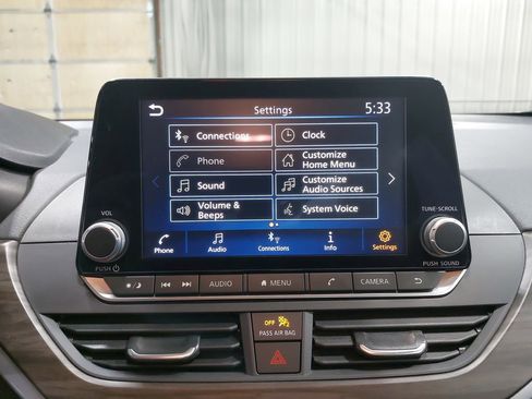 Used 2025 Nissan Altima 2.5 SV FWD image 22