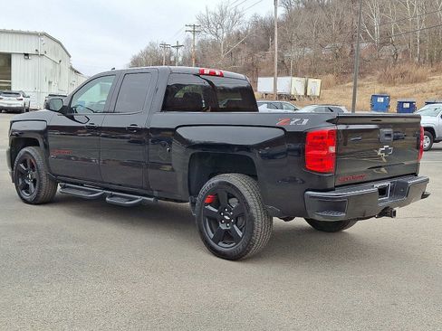 Used 2018 Chevrolet Silverado 1500 LT w/ Redline Edition image 4
