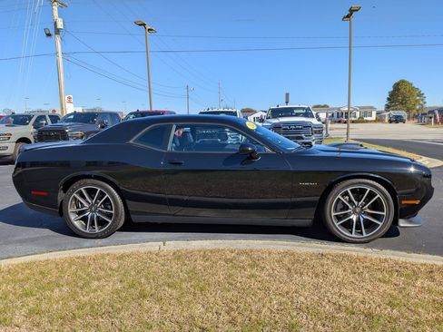 Used 2022 Dodge Challenger R/T w/ Plus Package image 4
