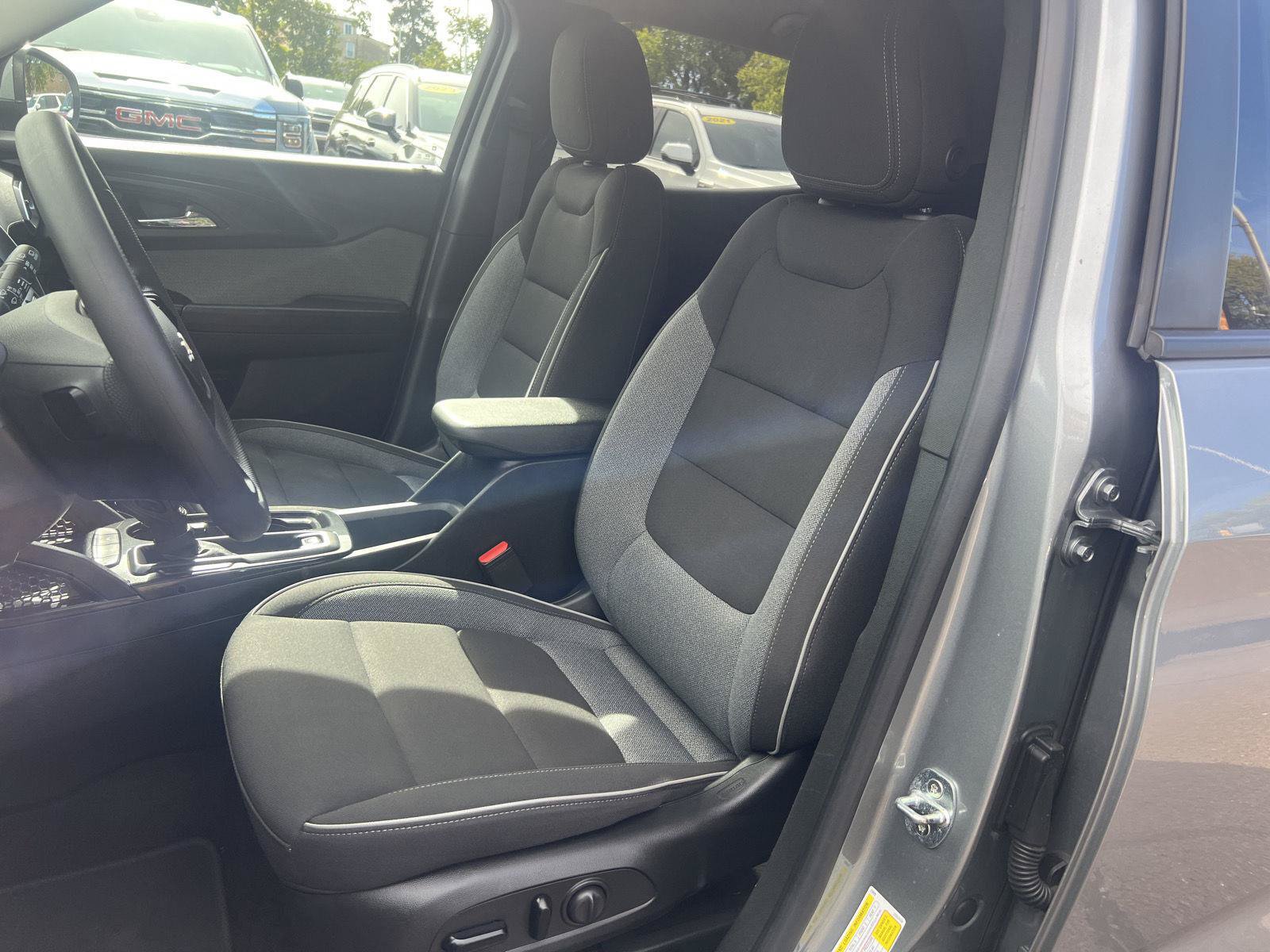 Used 2023 Chevrolet TrailBlazer LT FWD image 10