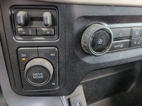 Used 2021 Ford F150 XLT image 11