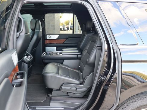Used 2019 Lincoln Navigator L Reserve image 38