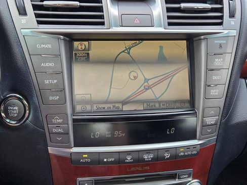 Used 2011 Lexus LS 460 w/ Comfort Pkg RWD image 25