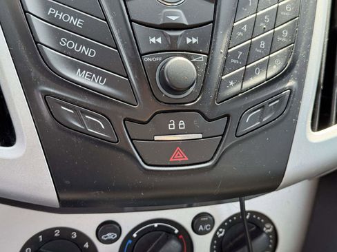 Used 2014 Ford Focus SE image 24