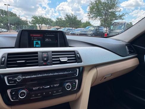 Used 2018 BMW 320i Sedan w/ Convenience Package RWD image 14