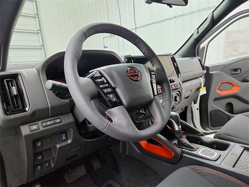 New 2026 Nissan Frontier PRO-4X w/ Pro-4x Convenience Package image 18