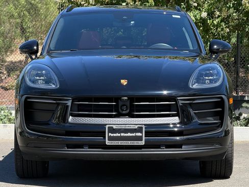 Used 2026 Porsche Macan AWD/4WD image 10