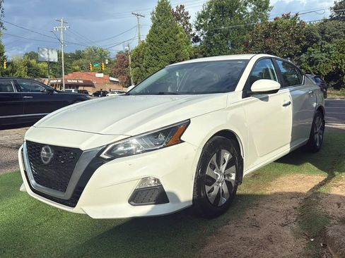 Used 2019 Nissan Altima 2.5 S FWD image 3