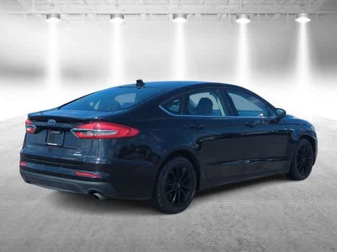 Used 2020 Ford Fusion SE FWD image 8