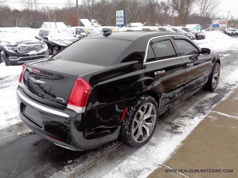 Used 2015 Chrysler 300 C w/ Light Group image 3