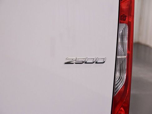 Used 2025 Mercedes-Benz Sprinter 2500 image 11