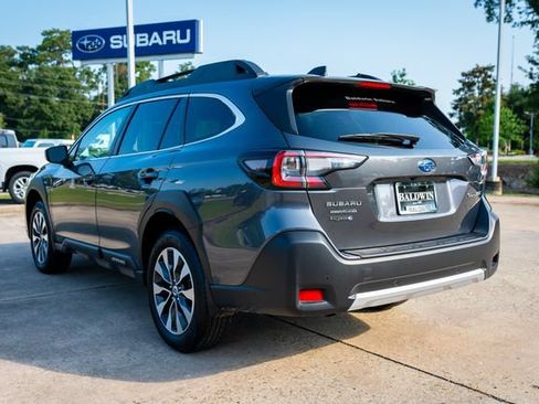 Used 2025 Subaru Outback Limited AWD/4WD image 4