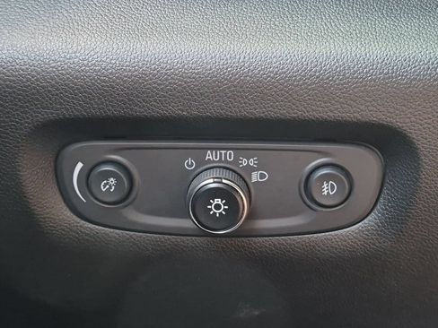 Certified 2021 Chevrolet Traverse LT FWD image 16