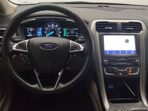 Used 2020 Ford Fusion SEL FWD image 22