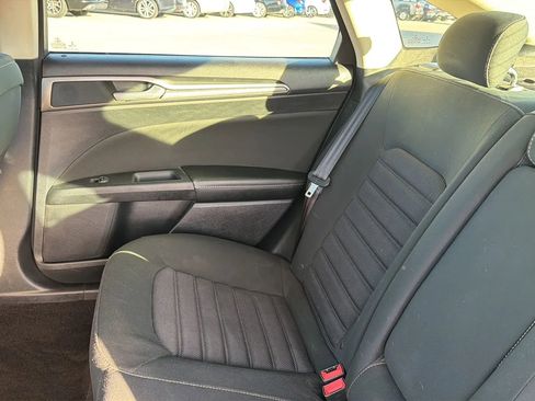 Used 2018 Ford Fusion SE w/ Fusion SE Technology Package FWD image 35