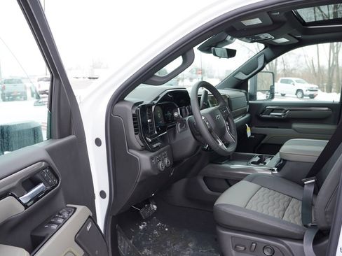 New 2026 Chevrolet Silverado 2500 ZR2 image 10