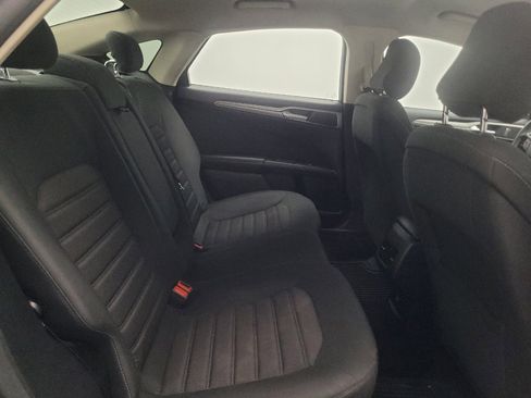 Used 2020 Ford Fusion SE FWD image 19