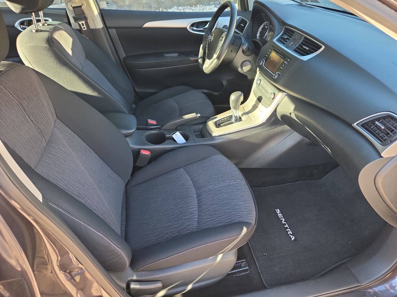 Used 2015 Nissan Sentra SV FWD image 23