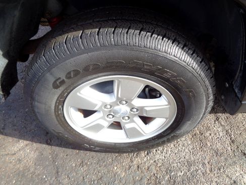 Used 2010 Jeep Liberty Sport w/ Popular Equipment Group image 31