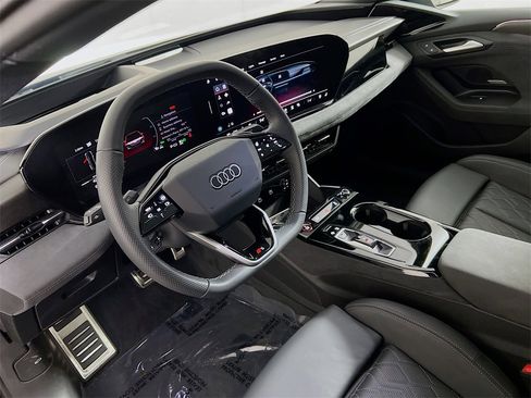 Used 2025 Audi S6 e-tron Premium Plus w/ Premium Plus image 9